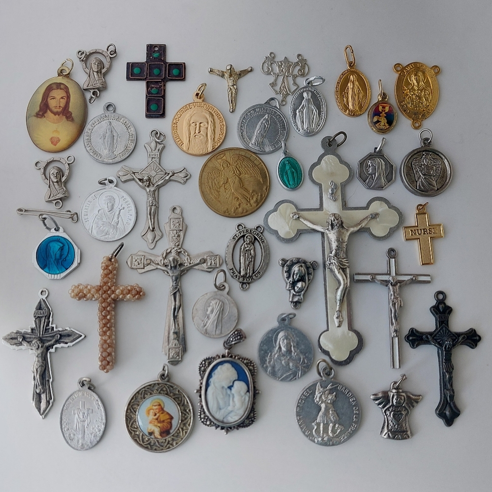 Lot of Vintage Religious Catholic Saint Medals/Crosses/Crucifix/Angels